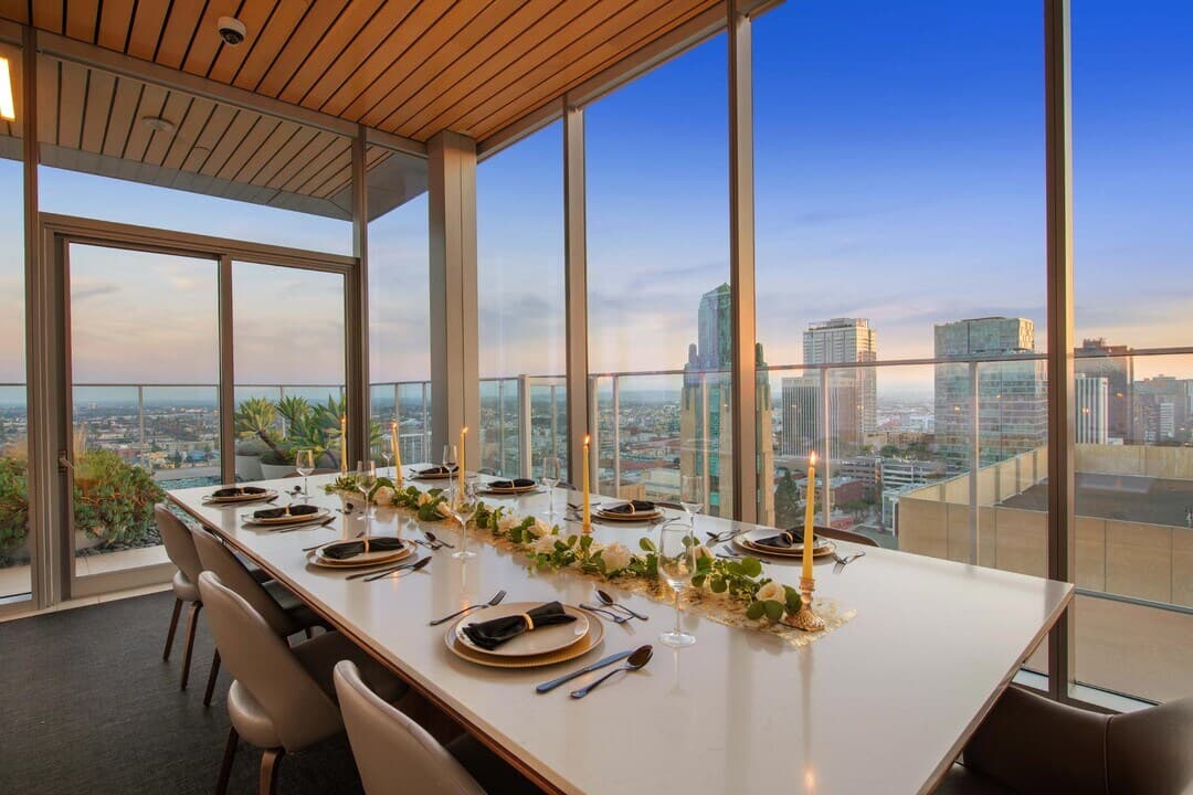 3033 Wilshire